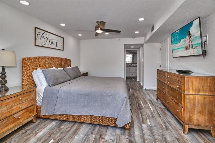 Image No.31-3 Bed Condo for sale