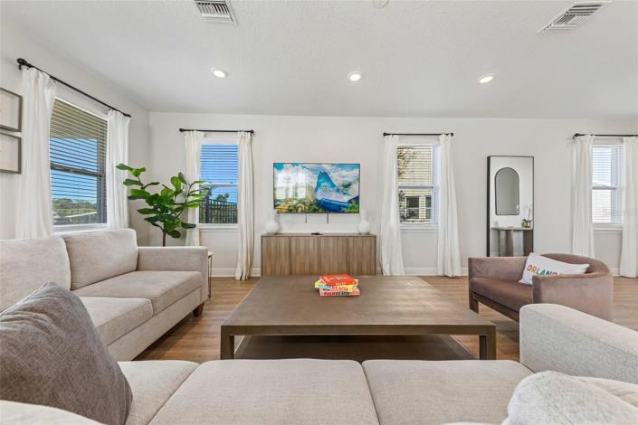 Image No.5-5 Bed House for sale