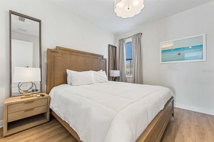 Image No.16-5 Bed House for sale