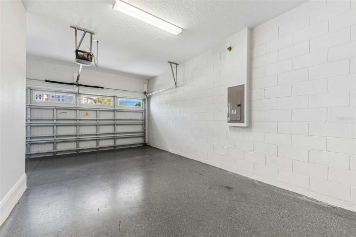 Image No.17-5 Bed House for sale