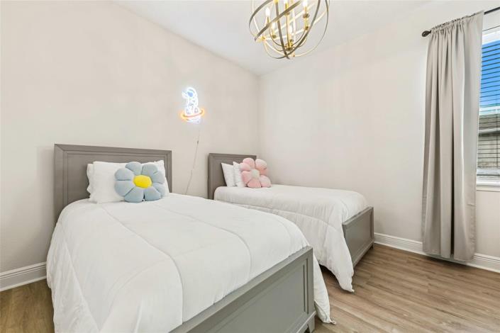 Image No.35-5 Bed House for sale