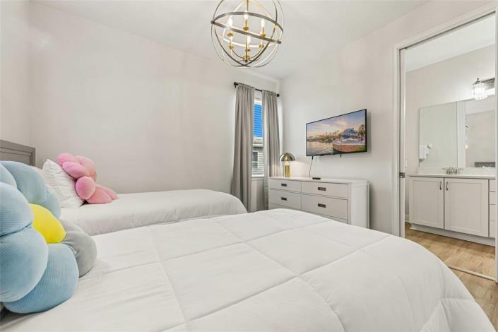 Image No.36-5 Bed House for sale