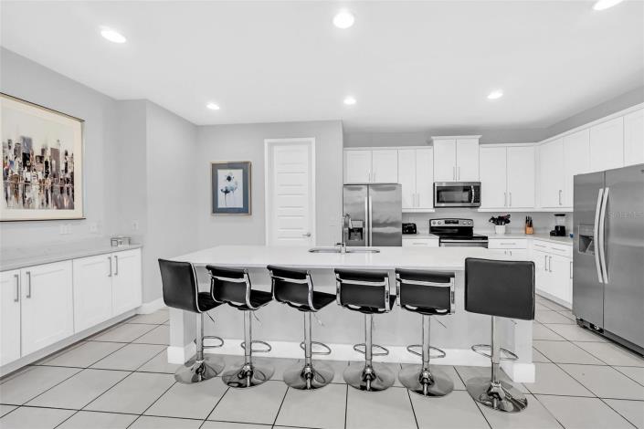 Image No.7-8 Bed House for sale
