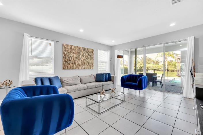 Image No.14-8 Bed House for sale