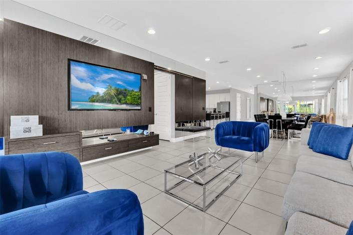 Image No.17-8 Bed House for sale