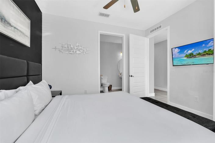 Image No.19-8 Bed House for sale