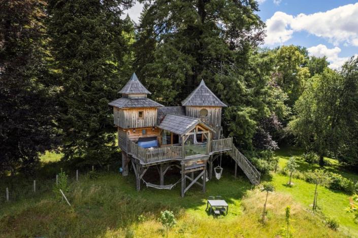 Image No.3-11 Bed Chateaux for sale