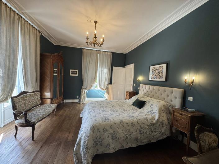Image No.16-11 Bed Chateaux for sale