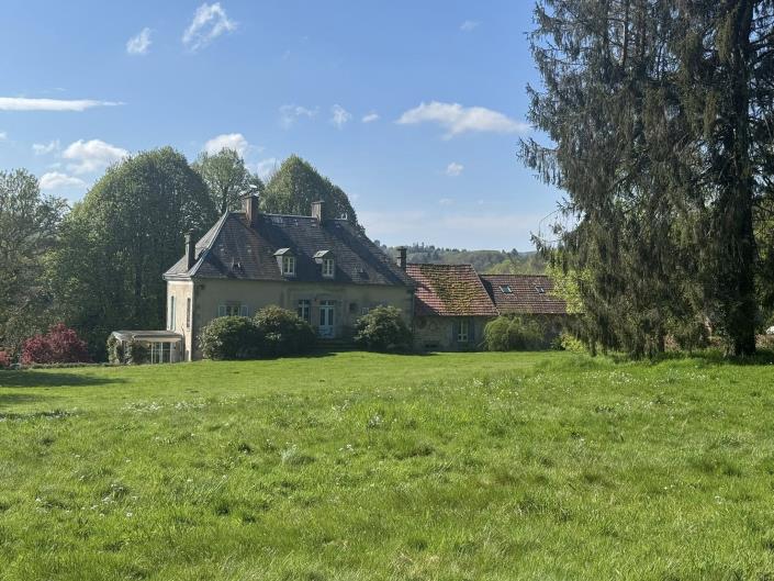 Image No.29-11 Bed Chateaux for sale