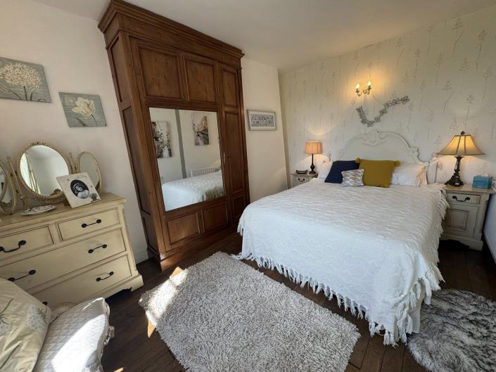 Image No.56-11 Bed Chateaux for sale