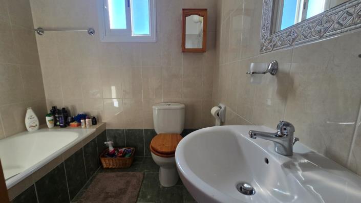 Image No.18-3 Bed Villa / Detached for sale