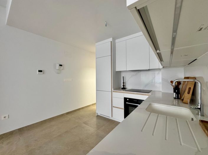 Image No.18-2 Bed Apartment for sale