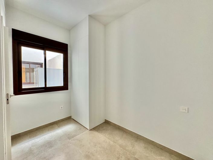 Image No.7-2 Bed Apartment for sale