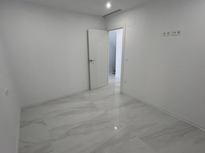 Image No.46-3 Bed Villa for sale