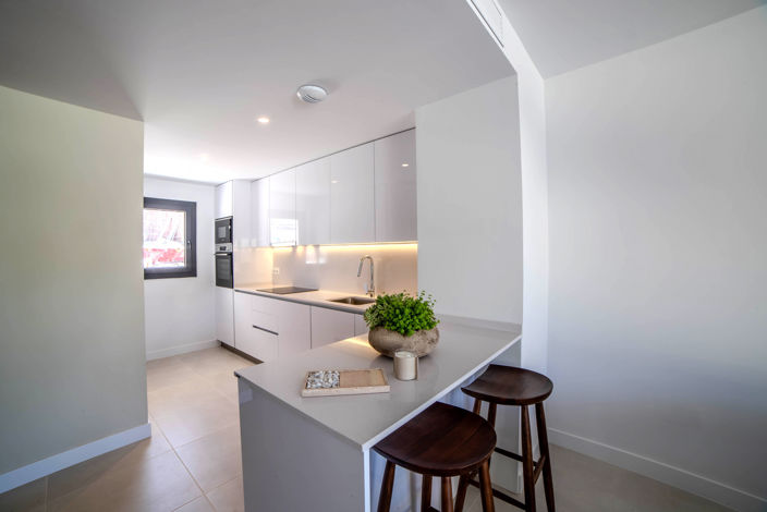 Image No.19-3 Bed Property for sale