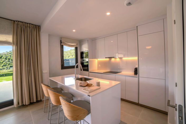 Image No.8-3 Bed Property for sale