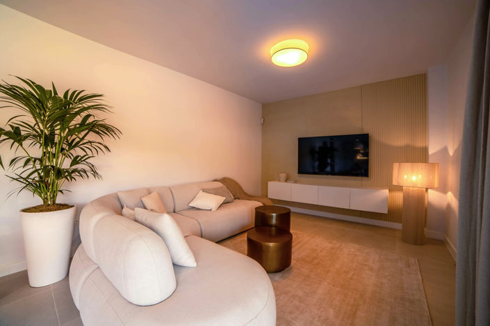 Image No.9-3 Bed Property for sale