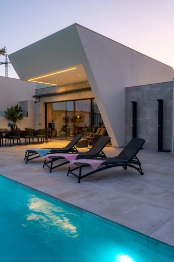 Image No.3-3 Bed Villa for sale