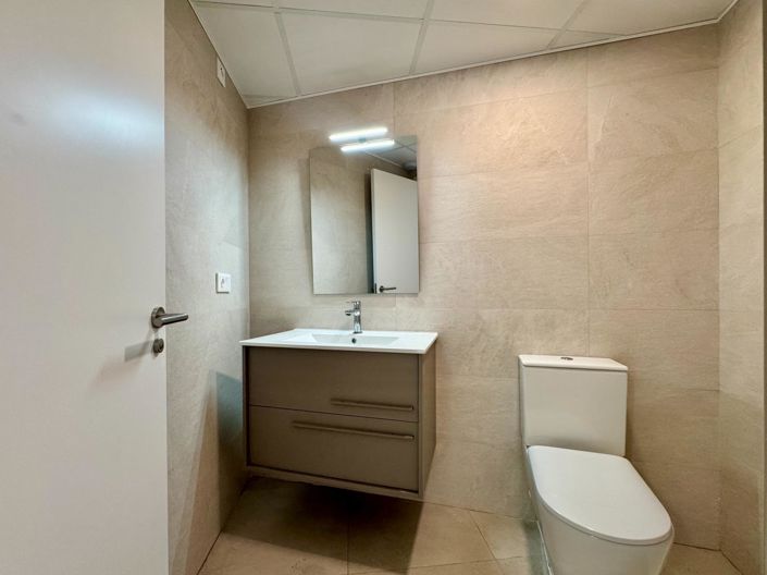 Image No.18-3 Bed Apartment for sale
