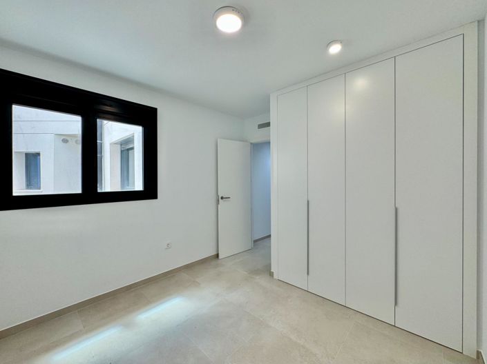Image No.19-3 Bed Apartment for sale