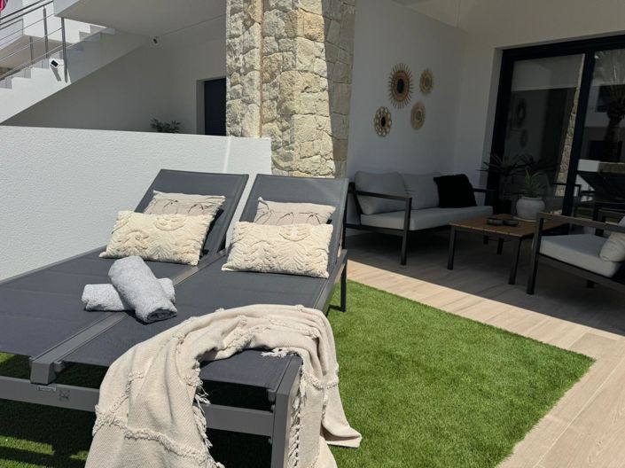 Image No.8-3 Bed House for sale