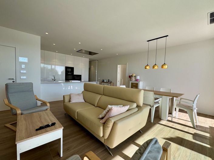 Image No.14-3 Bed Apartment for sale