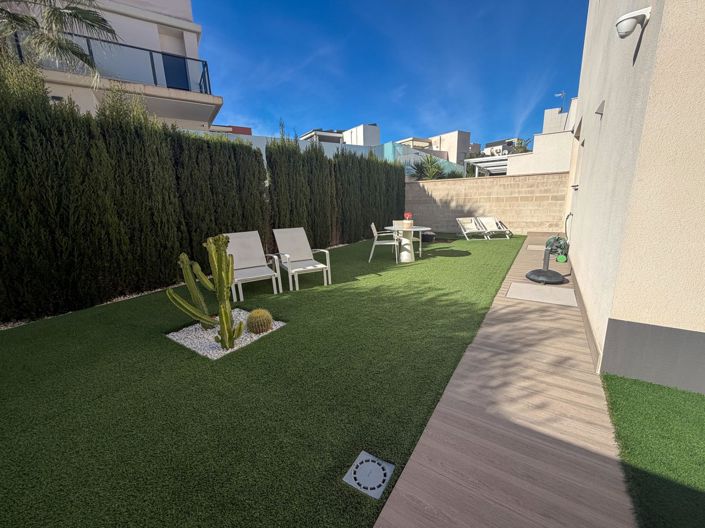 Image No.14-4 Bed Villa for sale