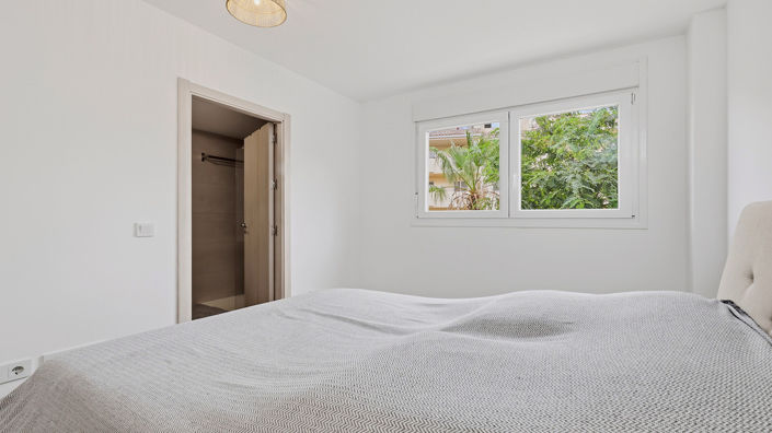 Image No.14-2 Bed Property for sale