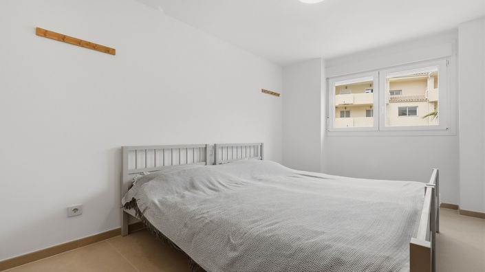 Image No.20-2 Bed Property for sale