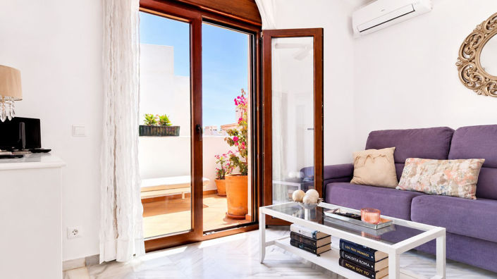 Image No.11-2 Bed Property for sale
