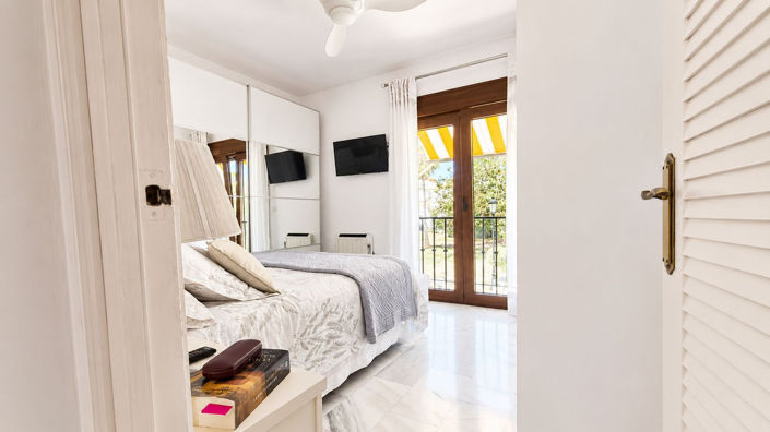 Image No.14-2 Bed Property for sale