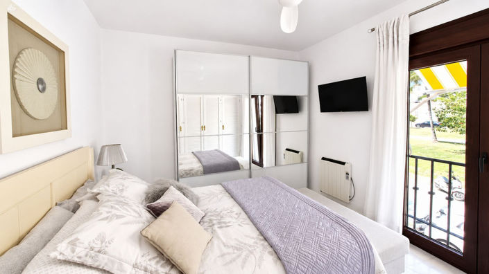 Image No.15-2 Bed Property for sale