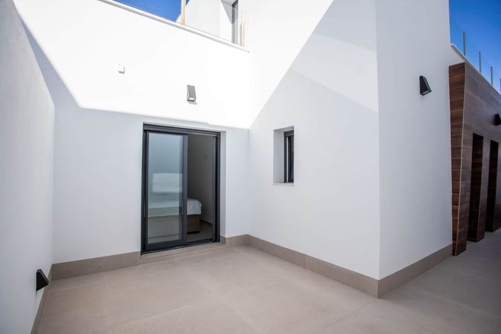 Image No.36-3 Bed Villa for sale