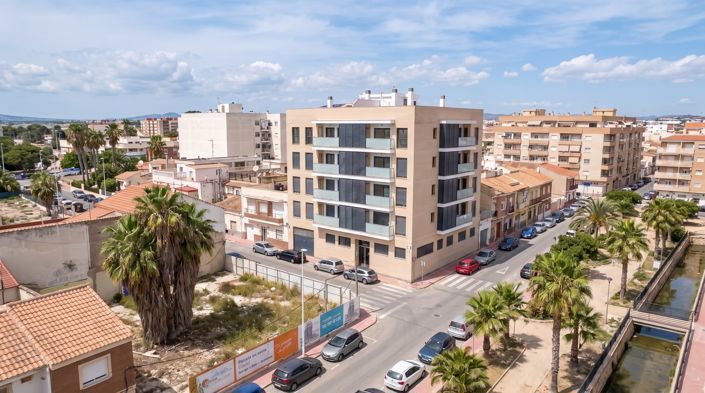 Image No.10-3 Bed Apartment for sale