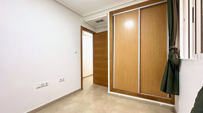 Image No.15-3 Bed Apartment for sale