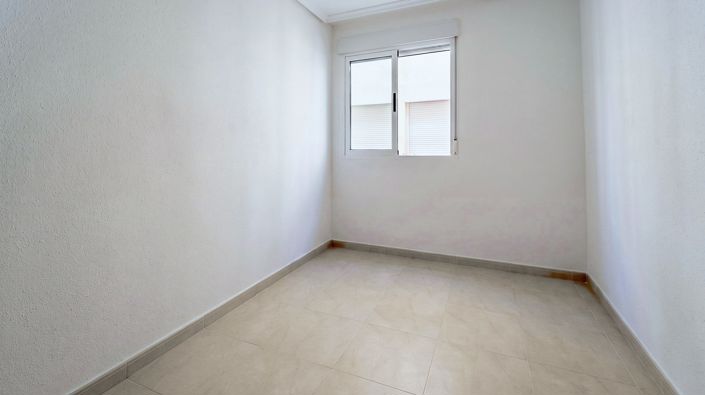 Image No.17-3 Bed Apartment for sale