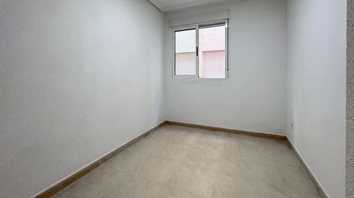 Image No.18-3 Bed Apartment for sale