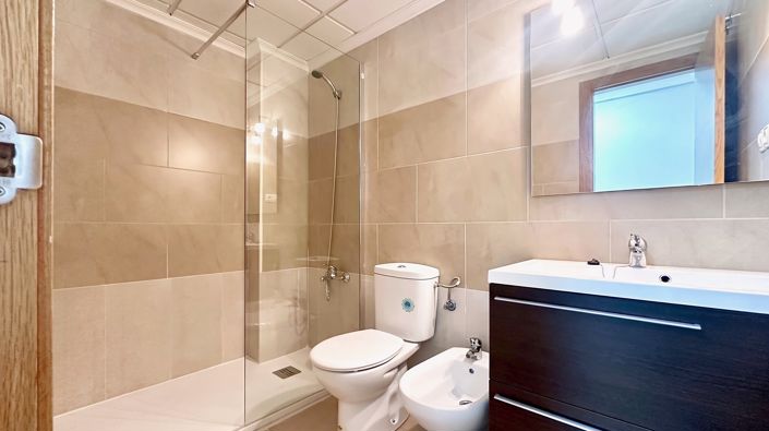 Image No.20-3 Bed Apartment for sale