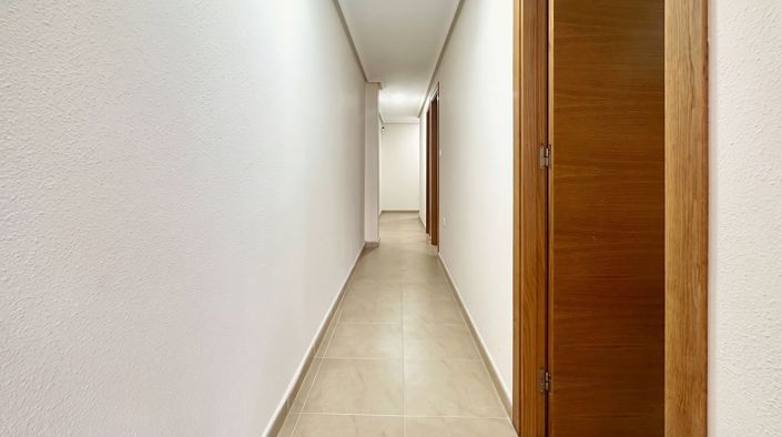 Image No.28-3 Bed Apartment for sale