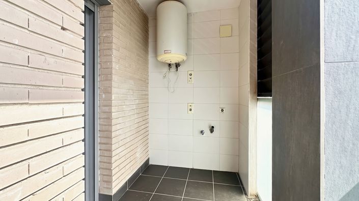 Image No.29-3 Bed Apartment for sale