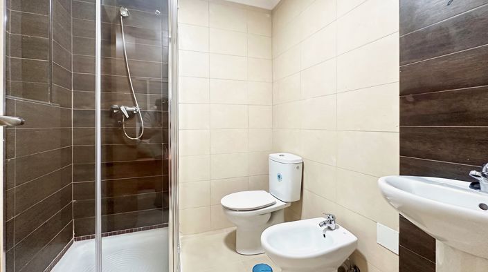Image No.8-3 Bed Apartment for sale