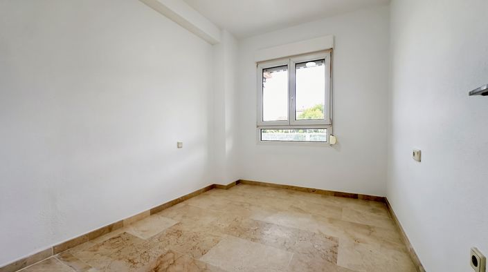 Image No.18-2 Bed Apartment for sale
