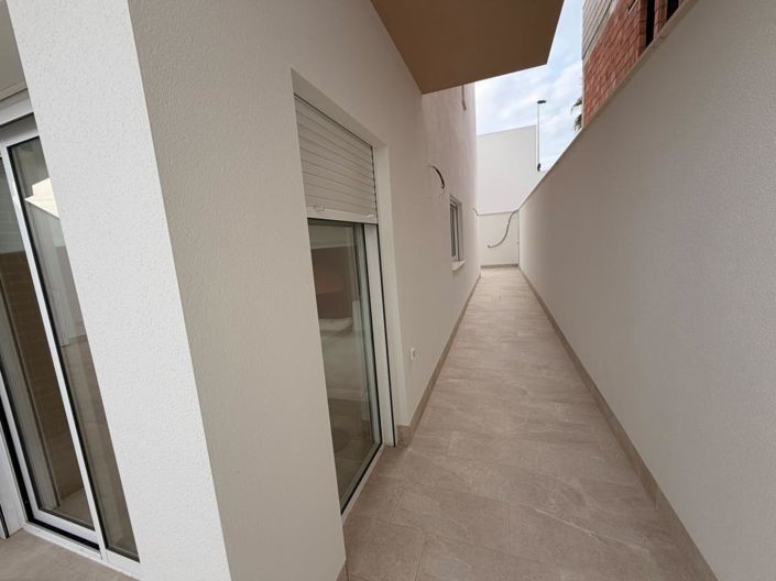 Image No.29-2 Bed Apartment for sale