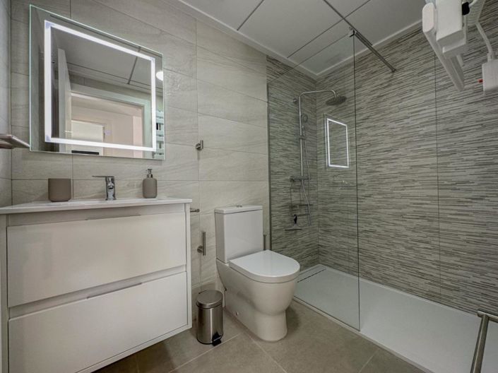 Image No.8-2 Bed Apartment for sale