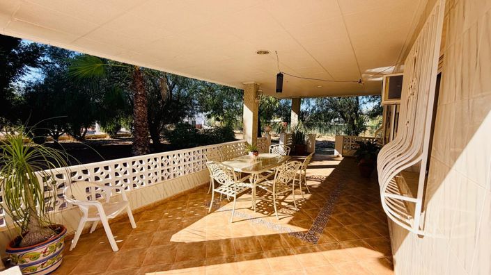 Image No.2-4 Bed Villa for sale