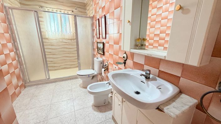 Image No.21-4 Bed Villa for sale