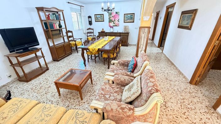 Image No.3-4 Bed Villa for sale