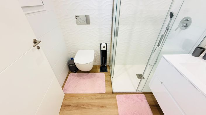 Image No.38-3 Bed Property for sale