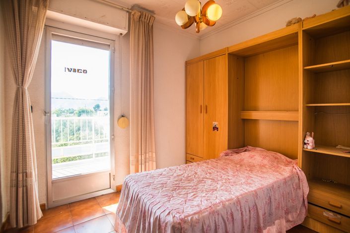 Image No.17-4 Bed House for sale