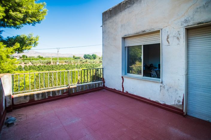 Image No.25-4 Bed House for sale